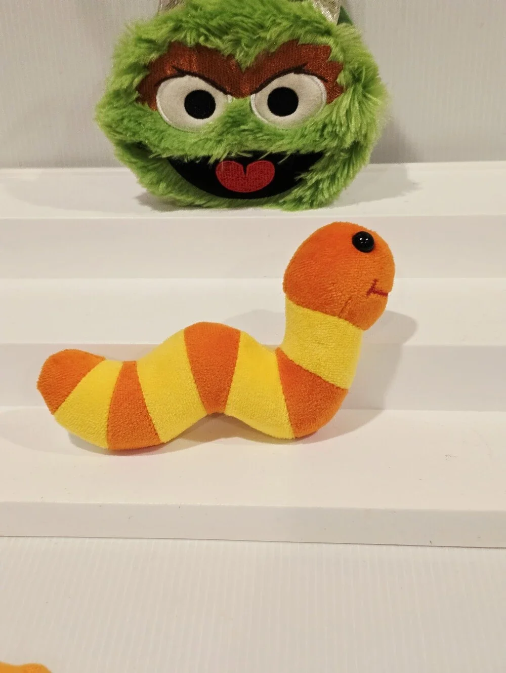 Sesame Place Oscar The Grouch Plush Purse with Worm Sea World Busch Gardens